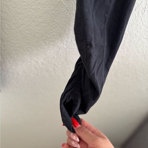 Lululemon Athletica Black High-Waist Leggings with Ankle Detail - Picture 2 of 7